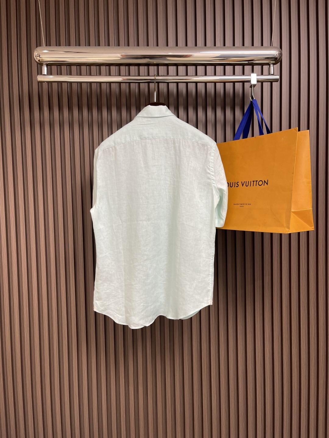 🛒🛒zegna 2025SS当季新款亚麻衬衫，这款亚麻短袖衬衫选用精细面料制成，质感自然清爽透气，是随性