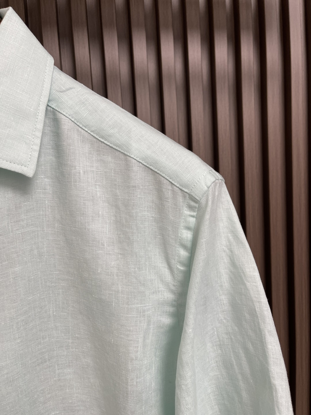 🛒🛒zegna 2025SS当季新款亚麻衬衫，这款亚麻短袖衬衫选用精细面料制成，质感自然清爽透气，是随性