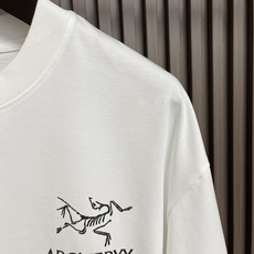 🛒🛒arcteryx 始祖鸟 logo印花圆领宽松美式复古短袖t恤 面料采用40支260g双纱面料,上身 🛒🛒arcteryx 始祖鸟 logo印花圆领宽松美式复古短袖t恤 面料采用40支260g双纱面料,上身