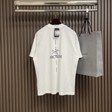 🛒🛒arcteryx 始祖鸟 logo印花圆领宽松美式复古短袖t恤 面料采用40支260g双纱面料,上身 🛒🛒arcteryx 始祖鸟 logo印花圆领宽松美式复古短袖t恤 面料采用40支260g双纱面料,上身