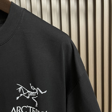 🛒🛒arcteryx 始祖鸟 logo印花圆领宽松美式复古短袖t恤 面料采用40支260g双纱面料,上身 🛒🛒arcteryx 始祖鸟 logo印花圆领宽松美式复古短袖t恤 面料采用40支260g双纱面料,上身