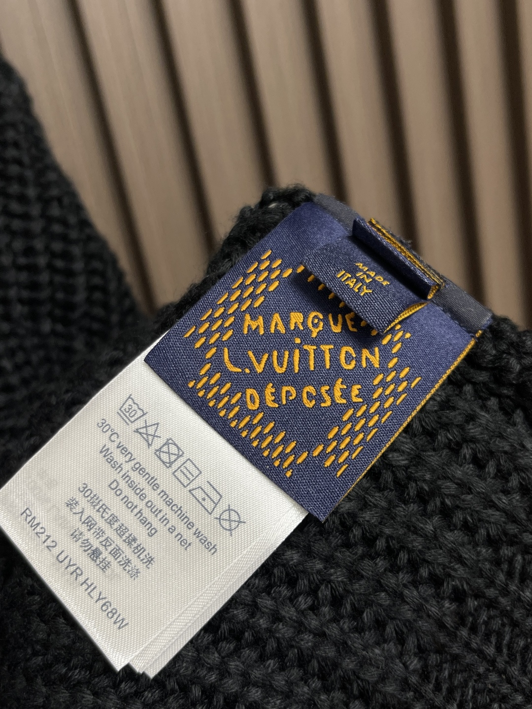 Custom Wool Pilot Sweater with Gold Ratio Back-to-Back Muscular Design, Australian Line Import. - 图片 9