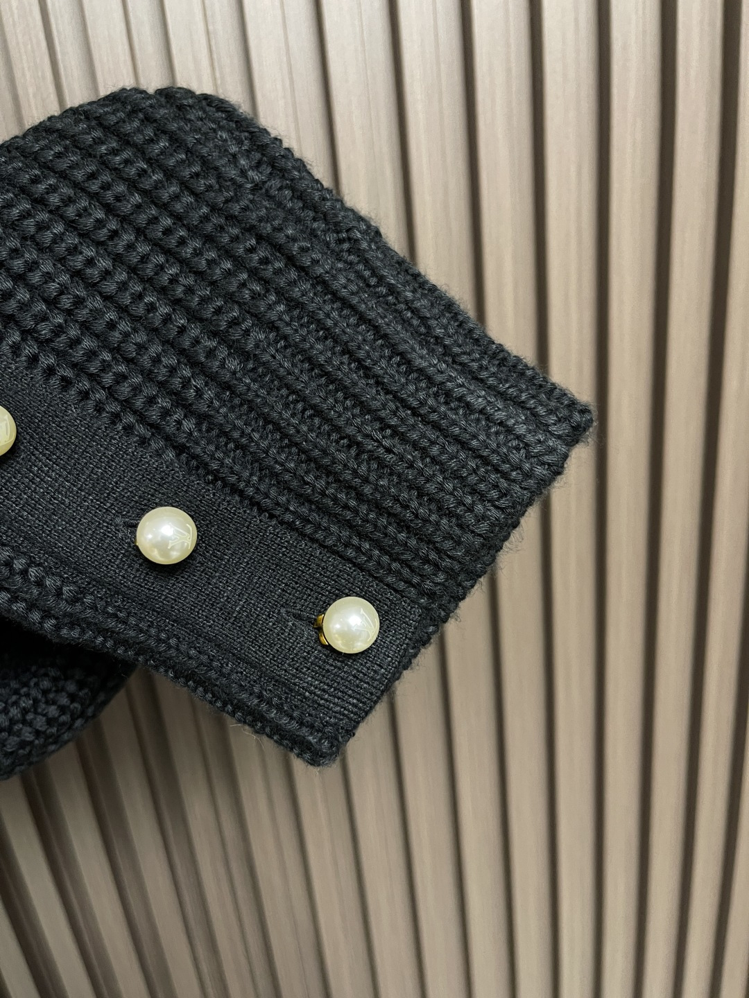 Custom Wool Pilot Sweater with Gold Ratio Back-to-Back Muscular Design, Australian Line Import. - 图片 7