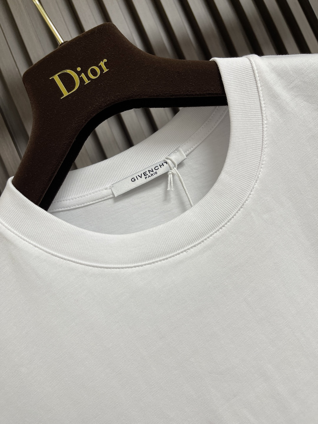 🛒🛒GIVENCHY 后背logo标识印花圆短袖T恤，对版面料300克毛圈高克重百分百纯棉 提前做过预缩