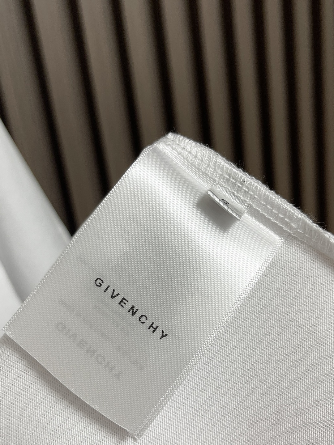 🛒🛒GIVENCHY 后背logo标识印花圆短袖T恤，对版面料300克毛圈高克重百分百纯棉 提前做过预缩