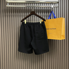 🛒🛒Burberry 棉质涂鸦logo徽标图案短裤,选用轻盈的翻面绒棉质面料,以棉纤维为主要原料,正面是 🛒🛒Burberry 棉质涂鸦logo徽标图案短裤,选用轻盈的翻面绒棉质面料,以棉纤维为主要原料,正面是