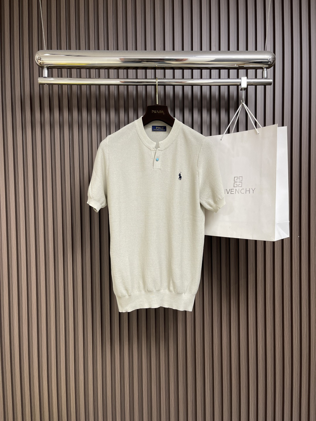 NO:470591,RALPH LAUREN New summer men's knitted polo short-sleeved T-shirt, using original 100% pure cotton yarn, containing 14% wool, the factory craft 14-needle yarn density and texture visible to the naked eye, delicate and breathable, and does not deform after washing. Size M-3XL, loro piana, T-shirt, tees, t-shirt, alexander wang19860909RALPH LAUREN 拉夫劳伦夏季新品男士针织polo短袖T恤,采用原版一致百分百纯棉纱线,含百分之14羊毛,大厂工艺14针纱织密度质感肉眼可见,细腻透气,洗后不变形.尺码M-3XL,,loro piana,T-shirt,tees，t-shirt,alexander wang,Men's clothing