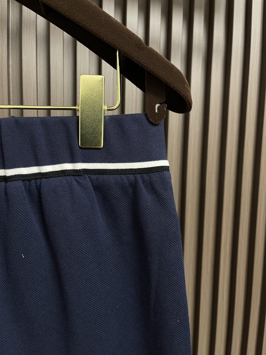 MIU MIU Cotton Shorts: Comfortable and Stylish with Unique Bead Structure - 图片 4