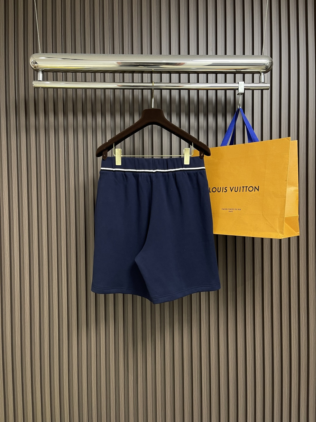 MIU MIU Cotton Shorts: Comfortable and Stylish with Unique Bead Structure - 图片 2