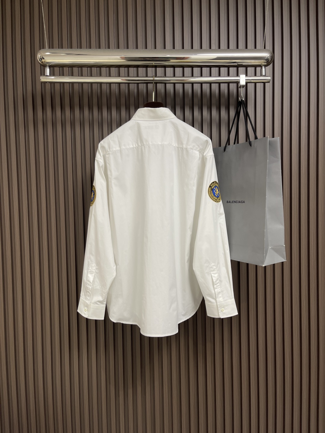 Balenciaga Rambo Embroidered Shirt: High-quality cotton, Japanese-inspired design, unisex sizes S-XL. - 图片 2