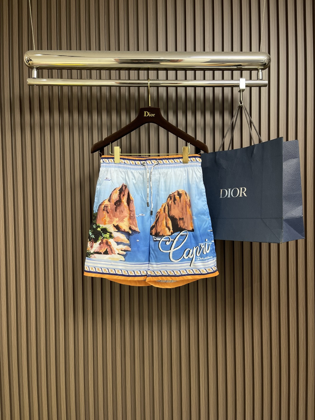 NO:463955,DolceGabbana DG 2025ss Beach Illustration Beach Pants, New Quick Dry Shorts Classic Big Buzz Logo Cropped Pants Long, All Hardware Accessories Customized, Must-have for summer travel. Size 44-54, Dolce&Gabbana, Dolce&Gabbana, shorts, alexander wang19860909DolceGabbana杜嘉班纳 DG 2025ss海滩插画沙滩裤,新款速干短裤 经典大爆款logo 四分裤长 五金辅料全部定制 夏天出游必备.尺码44-54,,Dolce&Gabbana,Dolce&Gabbana,shorts,alexander wang,Men's clothing