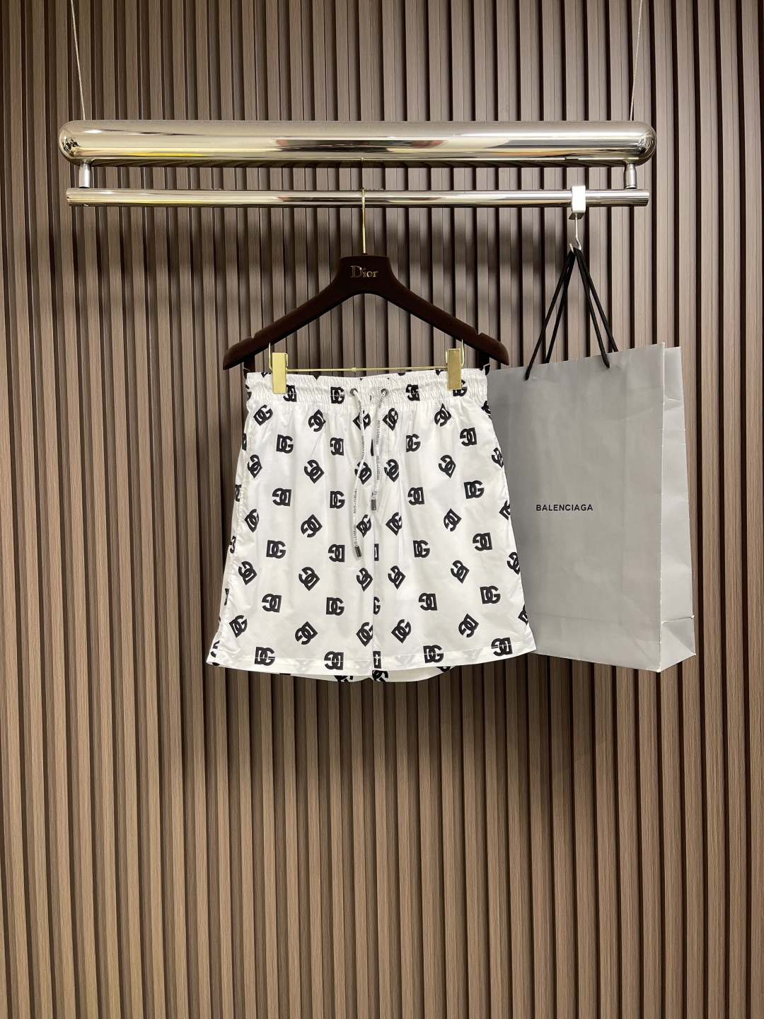 NO:461317,DolceGabbana DG 2025ssDG letter jacquard beach pants, new quick-drying shorts, classic big hit logo, quarter-length, hardware and accessories, all customized, essential for summer travel. Size 44-54,, Dolce&Gabbana, Dolce&Gabbana, shorts, alexander wang19860909DolceGabbana杜嘉班纳 DG 2025ssDG字母提花沙滩裤,新款速干短裤 经典大爆款logo 四分裤长 五金辅料全部定制 夏天出游必备.尺码44-54,,Dolce&Gabbana,Dolce&Gabbana,shorts,alexander wang,Men's clothing