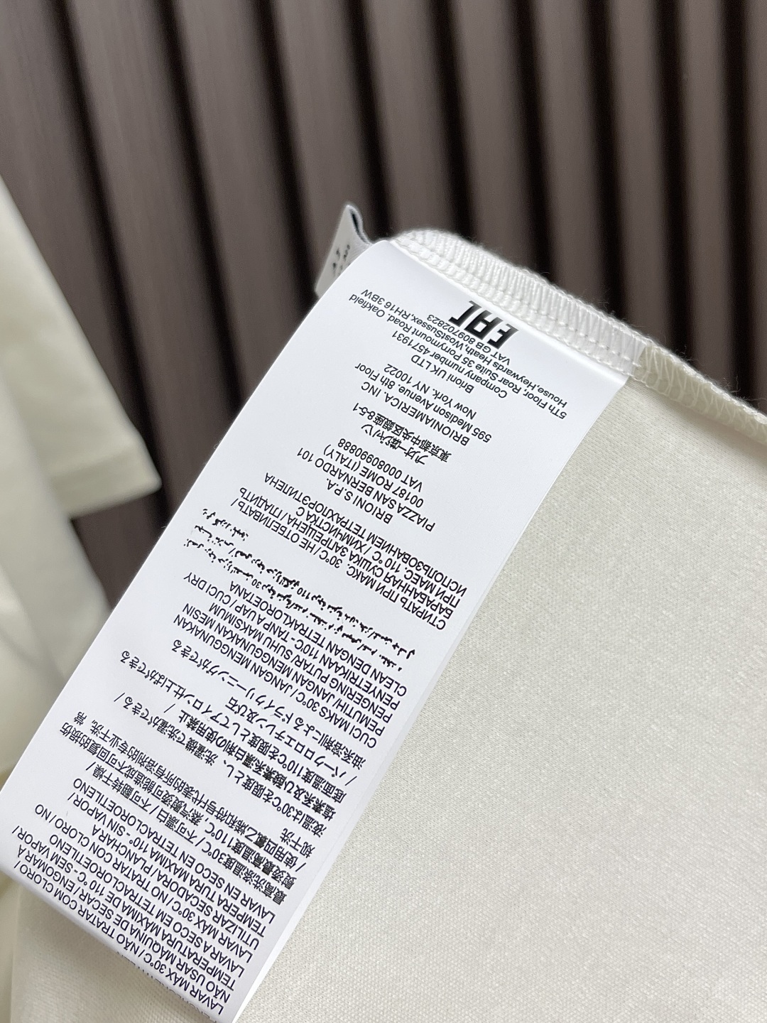 Brioni Logo Embroidered Short Sleeve T-shirt: Comfortable, Stylish, and Versatile Leisurewear - 图片 8