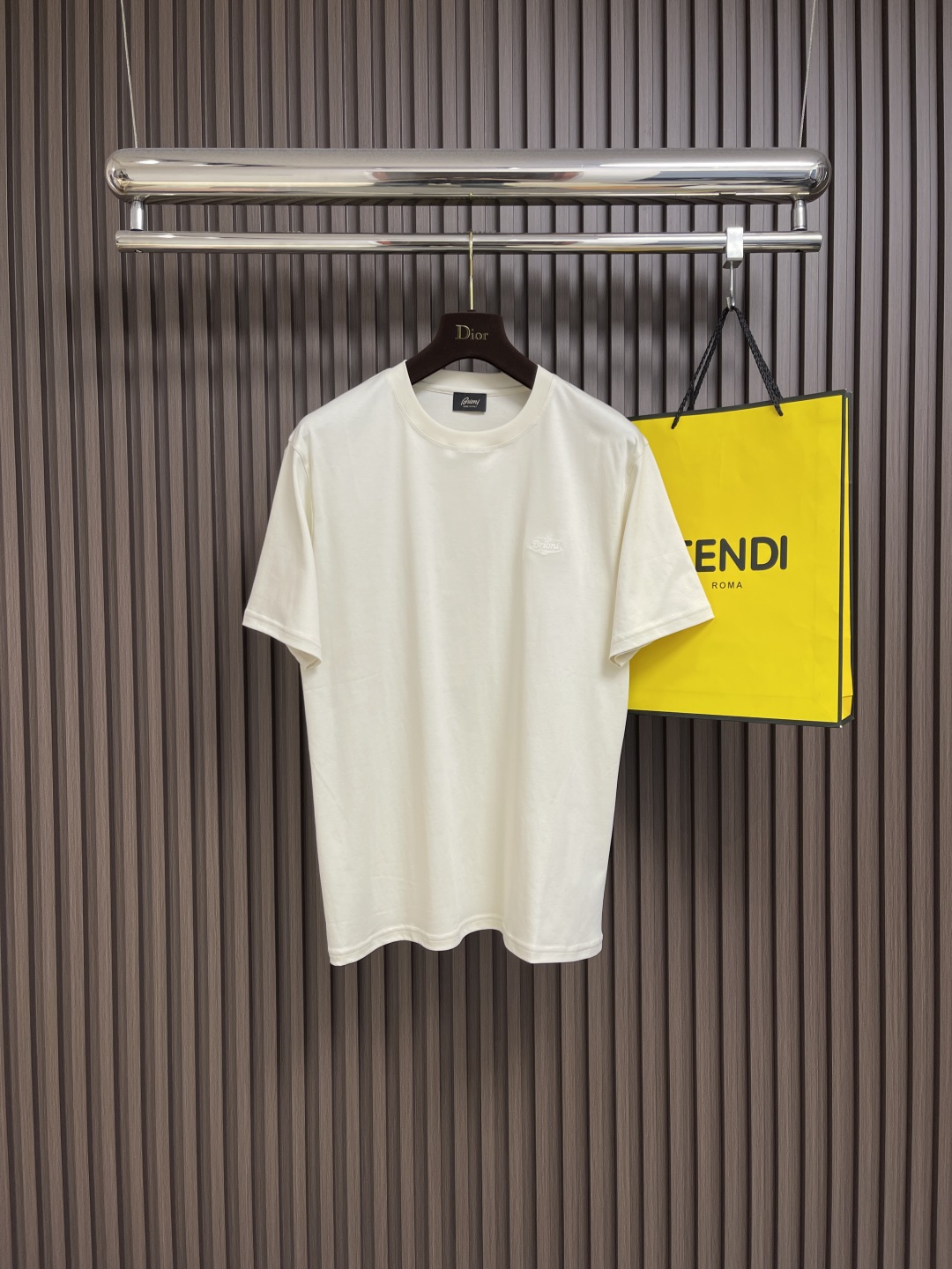 Brioni Logo Embroidered Short Sleeve T-shirt: Comfortable, Stylish, and Versatile Leisurewear