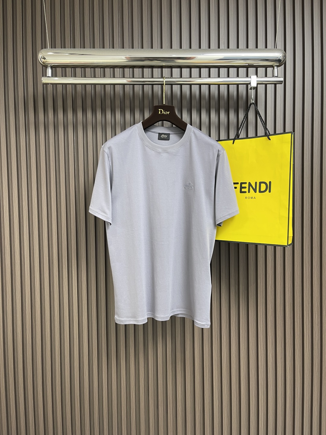 Brioni Logo Embroidered Short Sleeve T-shirt: Soft, Comfortable, Stylish Leisure Wear
