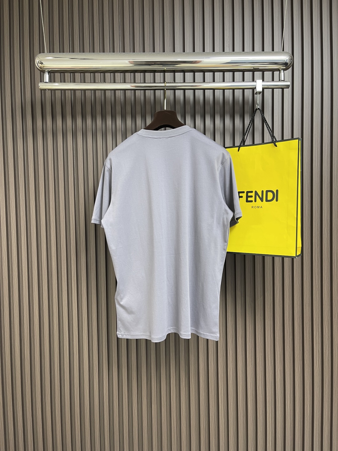 Brioni Logo Embroidered Short Sleeve T-shirt: Soft, Comfortable, Stylish Leisure Wear - 图片 2