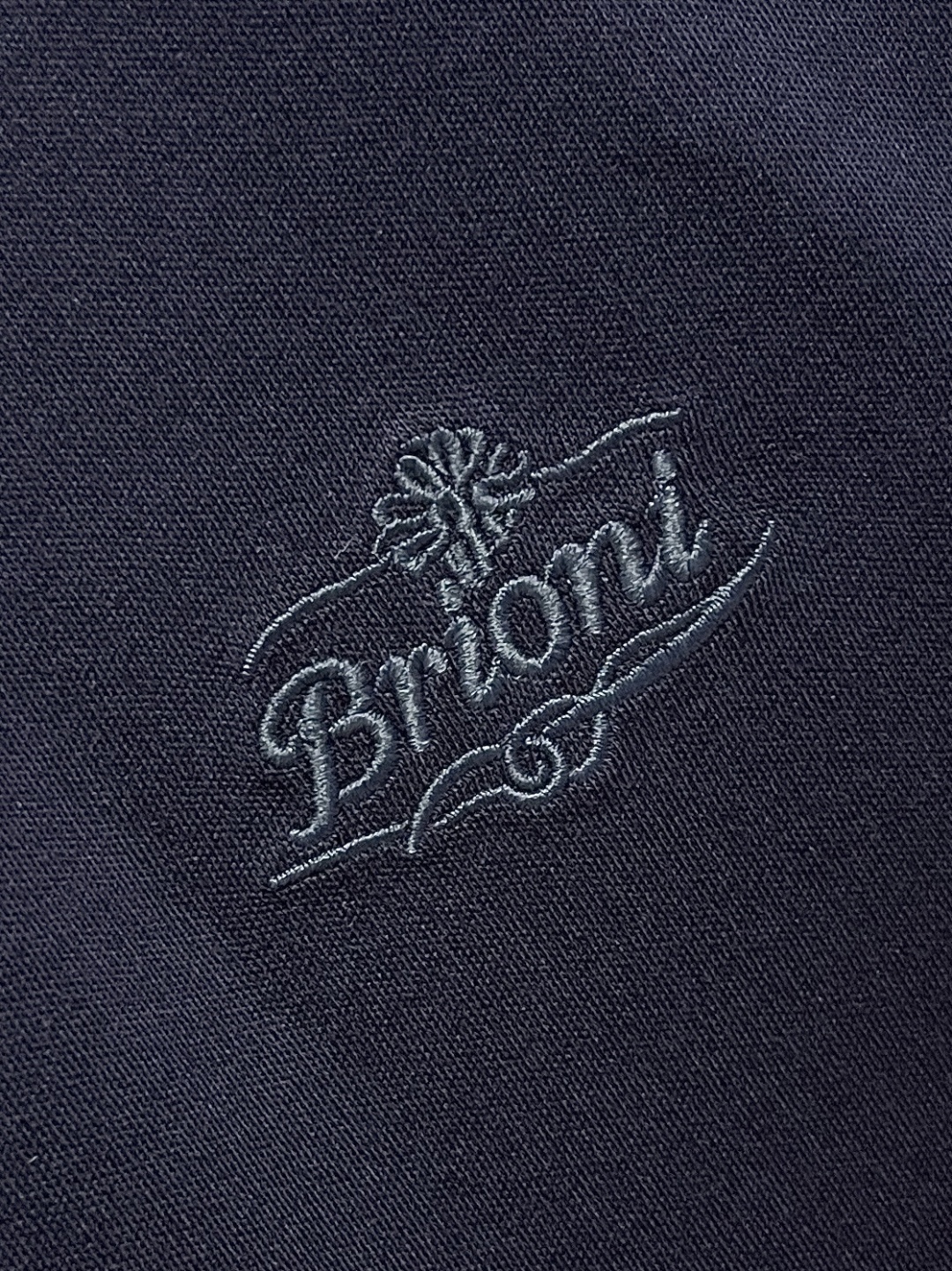Brioni Logo Embroidered Short Sleeve T-shirt: Comfortable, Stylish, and Versatile Leisurewear - 图片 5