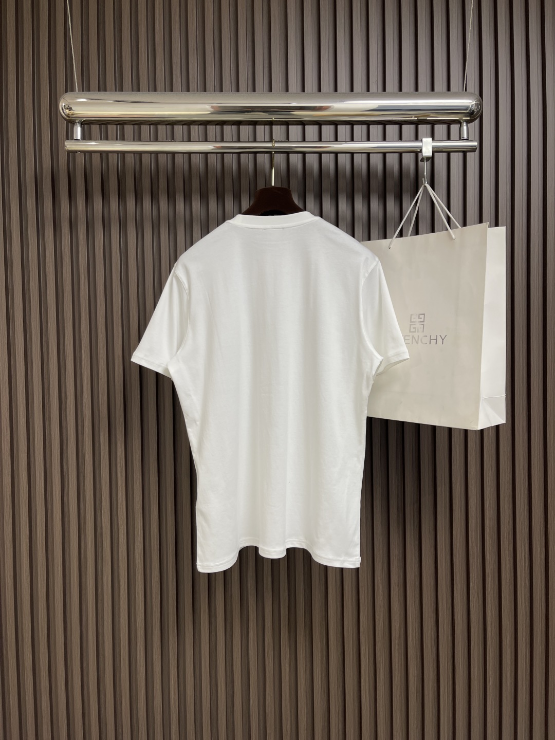 P650 Men’s Round Short Sleeve T-Shirt: Comfortable, Stylish, and Tailor-Made - 图片 2