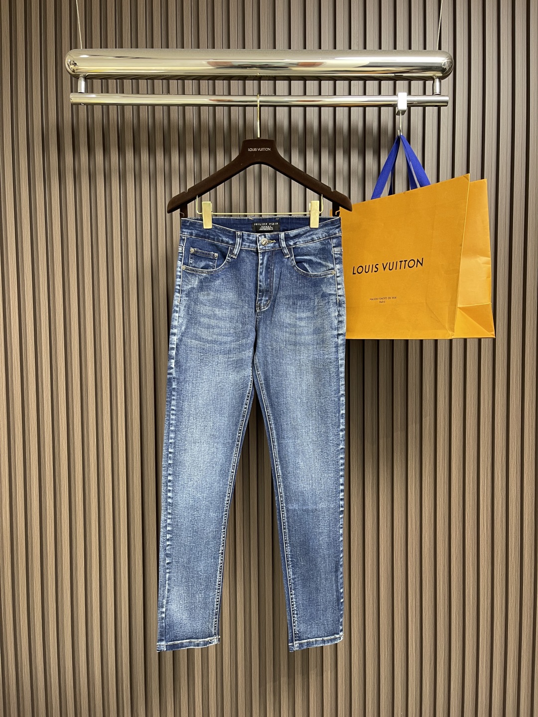 “Philip Plein 2025 Summer Skinny Jeans: Crafted with Pure Cotton, Trim-Cut Design” - 图片 1