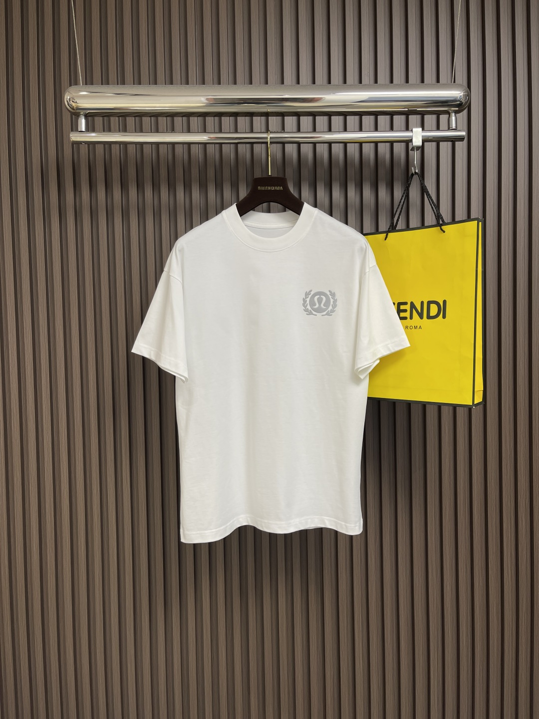 NO:453071,lululemon new printed round neck T-shirt!  320g high gram weight 32 double yarn pure cotton fabric, wide version, and the patterns are printed and designed with a full sense of design, the same style as men and women, versatile and easy to wear. Size M-3XL, tees, t-shirt, alexander wang19860909lululemon 新款印花圆领t恤！320克高克重32双纱纯棉面料,版型阔版,图案都做了印花图案设计感十足,男女同款 百搭又好穿.尺码M-3XL,,tees，t-shirt,alexander wang,Men's clothing