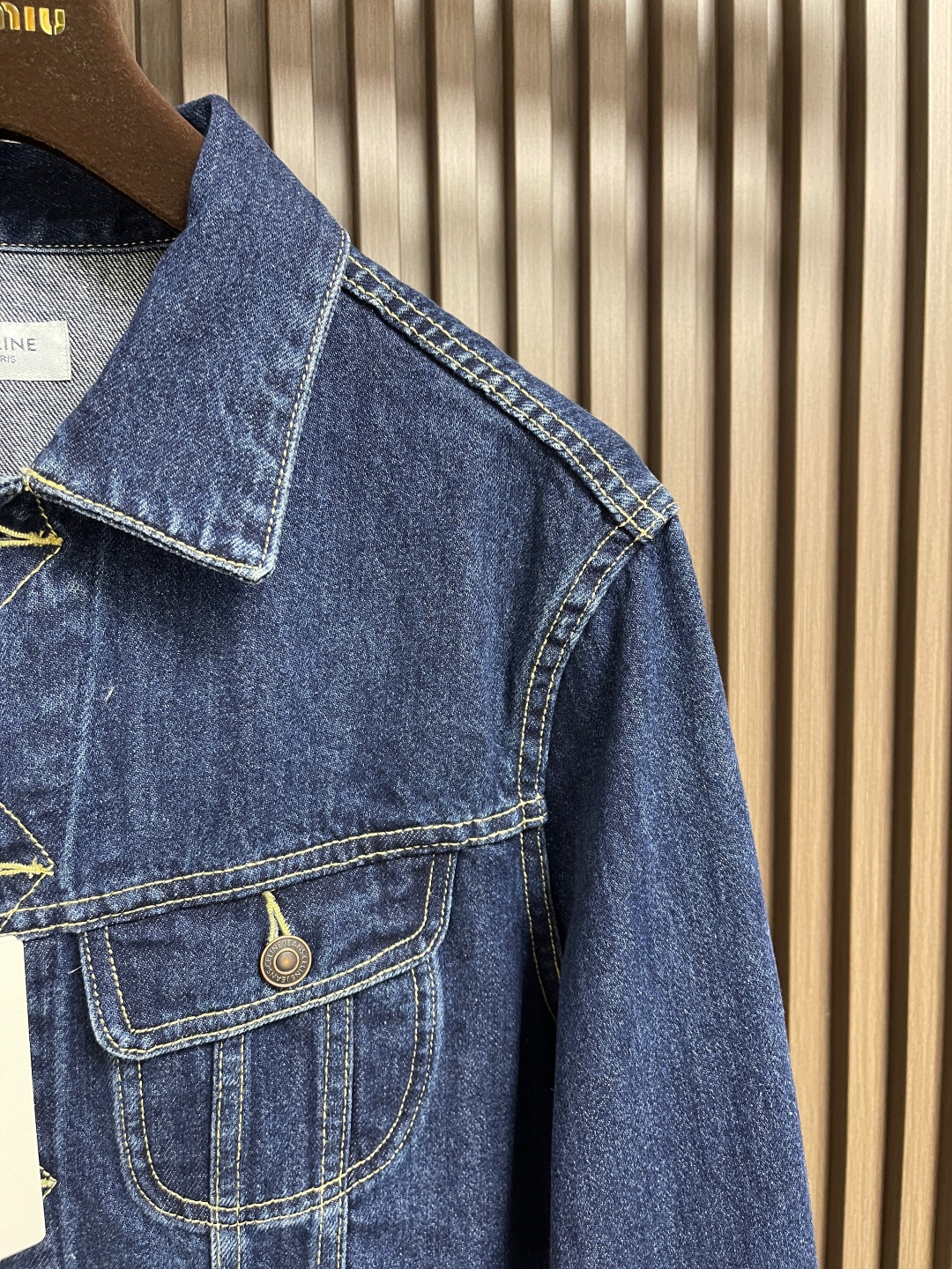 P900 Celine Embroidery Cowboy Coats: Classic Design with Enhanced Quality and Texture - 图片 4