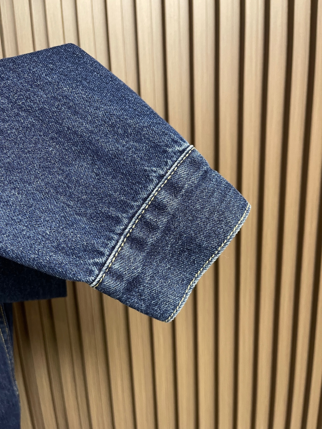 P900 Celine Embroidery Cowboy Coats: Classic Design with Enhanced Quality and Texture - 图片 7