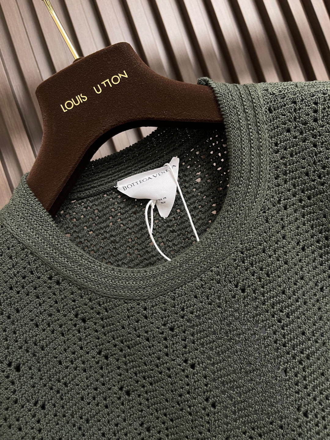 New Summer Knitted Short-Sleeve T-shirt with Special Belt and Fluff Detail. - 图片 6