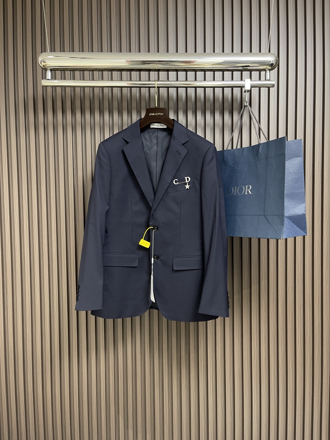 Dior 2025s Men’s Spring Business Leisure Suit with Innovative Memory Fabric - 图片 1