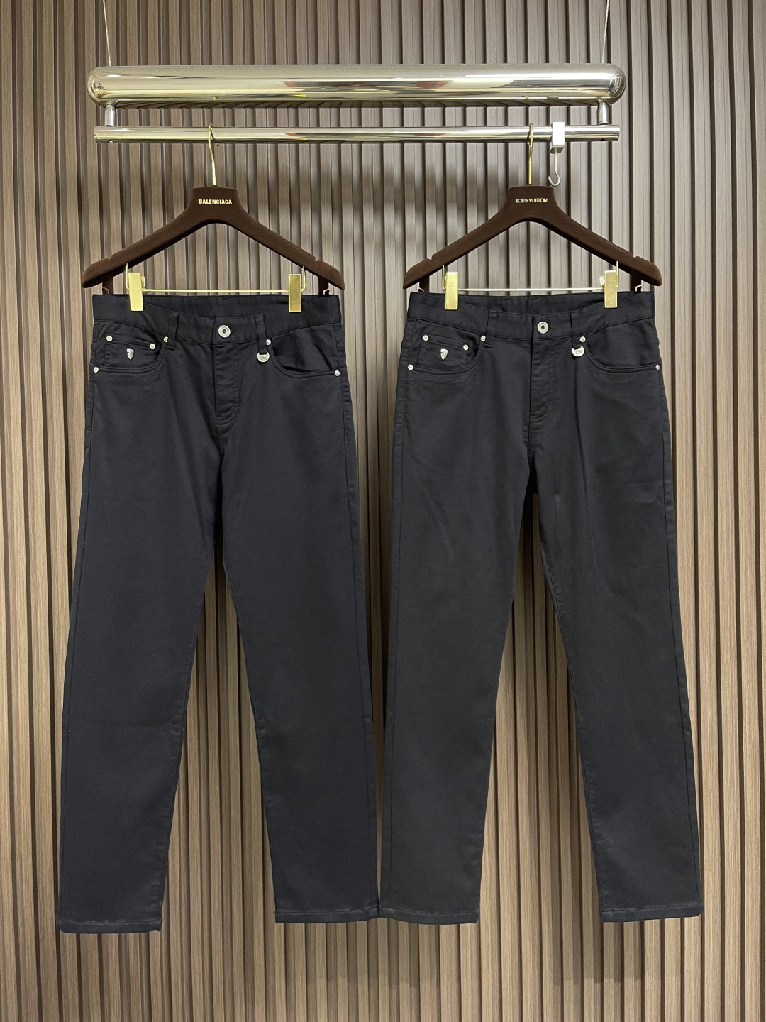 🛒🛒Burberry 2025SS春夏新款休闲裤，采用客供面料，战马标logo标志彰显品牌特征，针脚非常