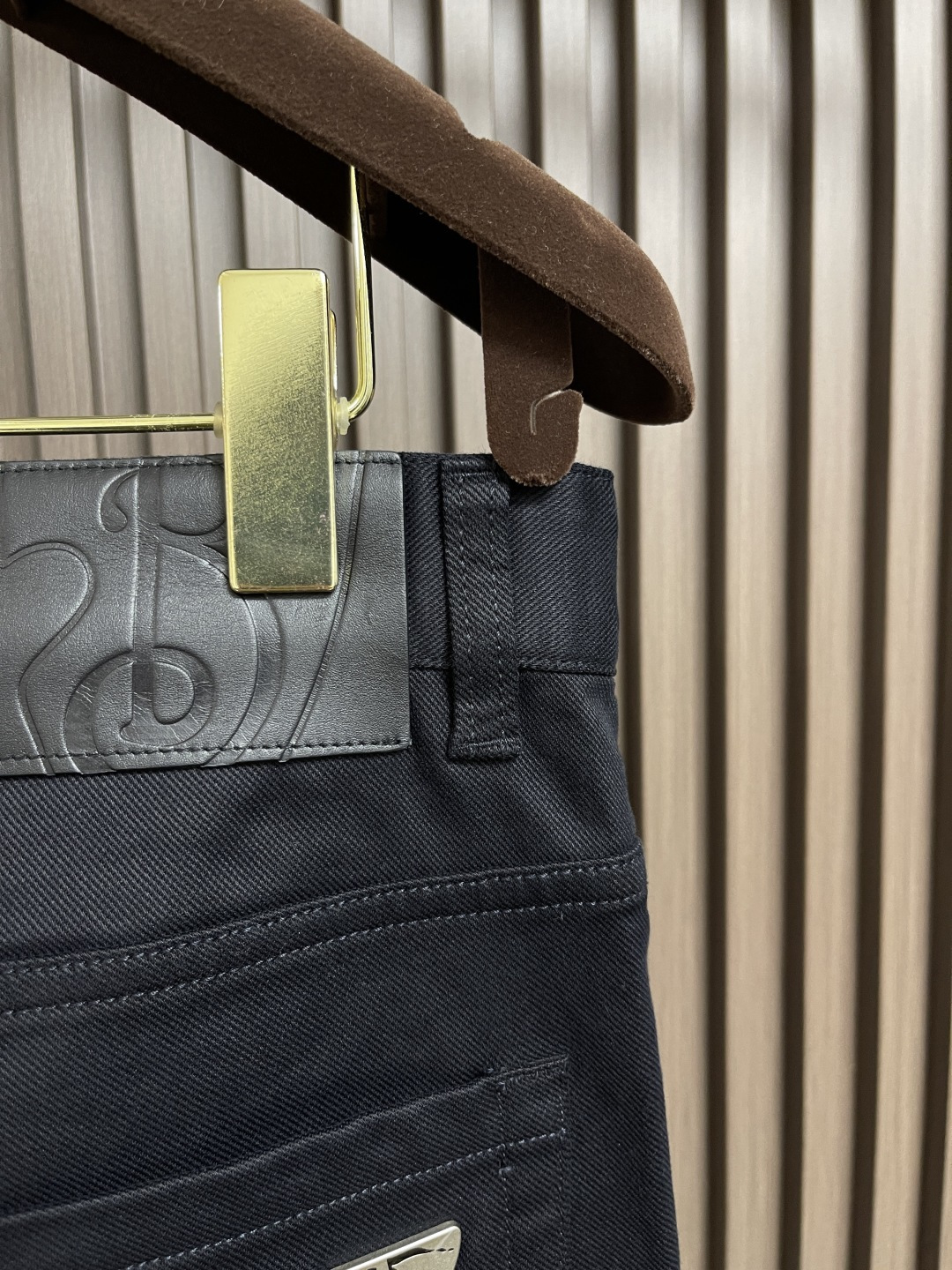 🛒🛒Burberry 2025SS春夏新款休闲裤，采用客供面料，战马标logo标志彰显品牌特征，针脚非常