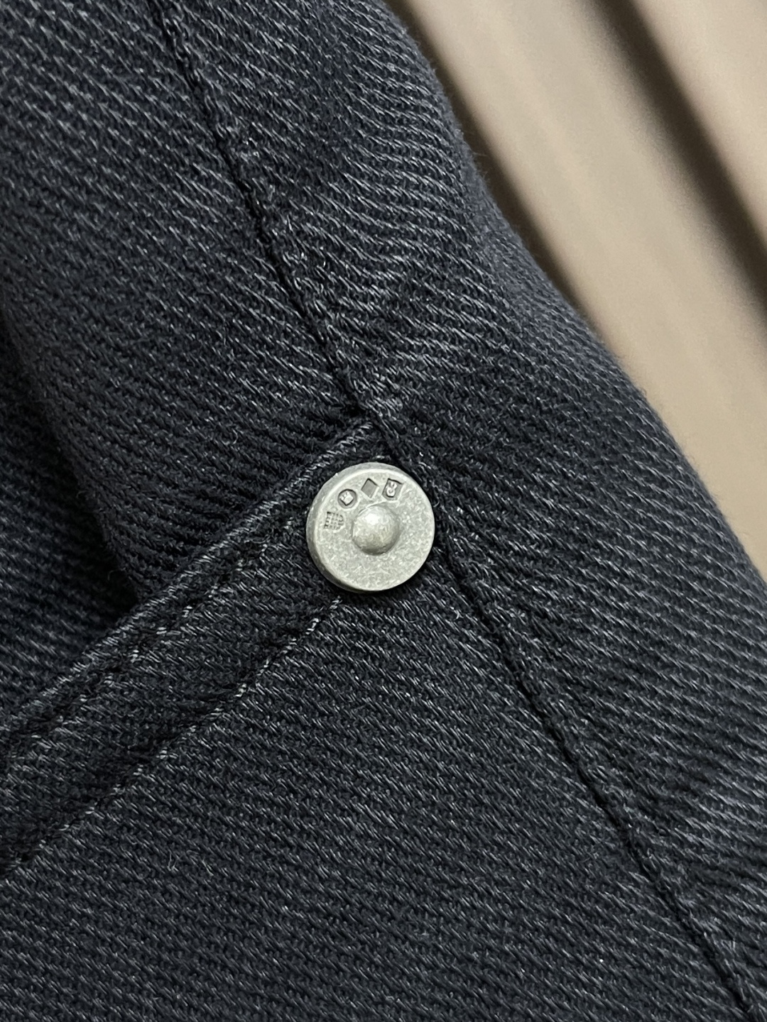 🛒🛒Burberry 2025SS春夏新款休闲裤，采用客供面料，战马标logo标志彰显品牌特征，针脚非常