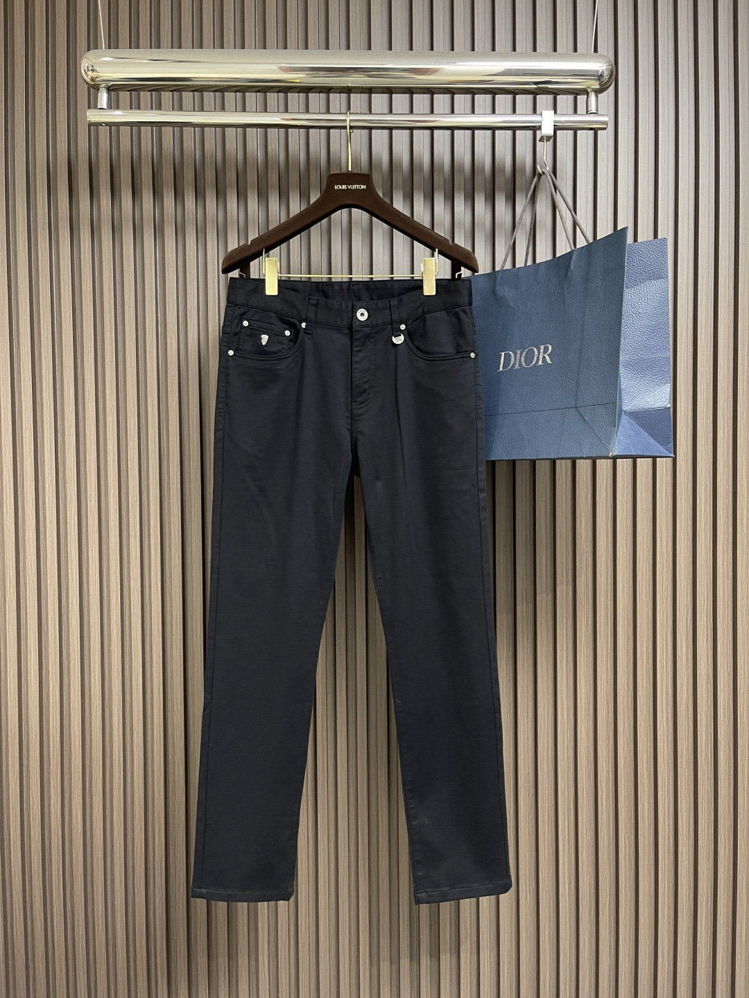 🛒🛒Burberry 2025SS春夏新款休闲裤，采用客供面料，战马标logo标志彰显品牌特征，针脚非常