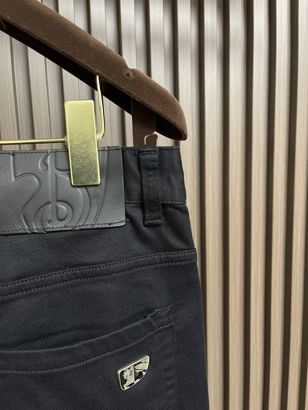 🛒🛒Burberry 2025SS春夏新款休闲裤，采用客供面料，战马标logo标志彰显品牌特征，针脚非常