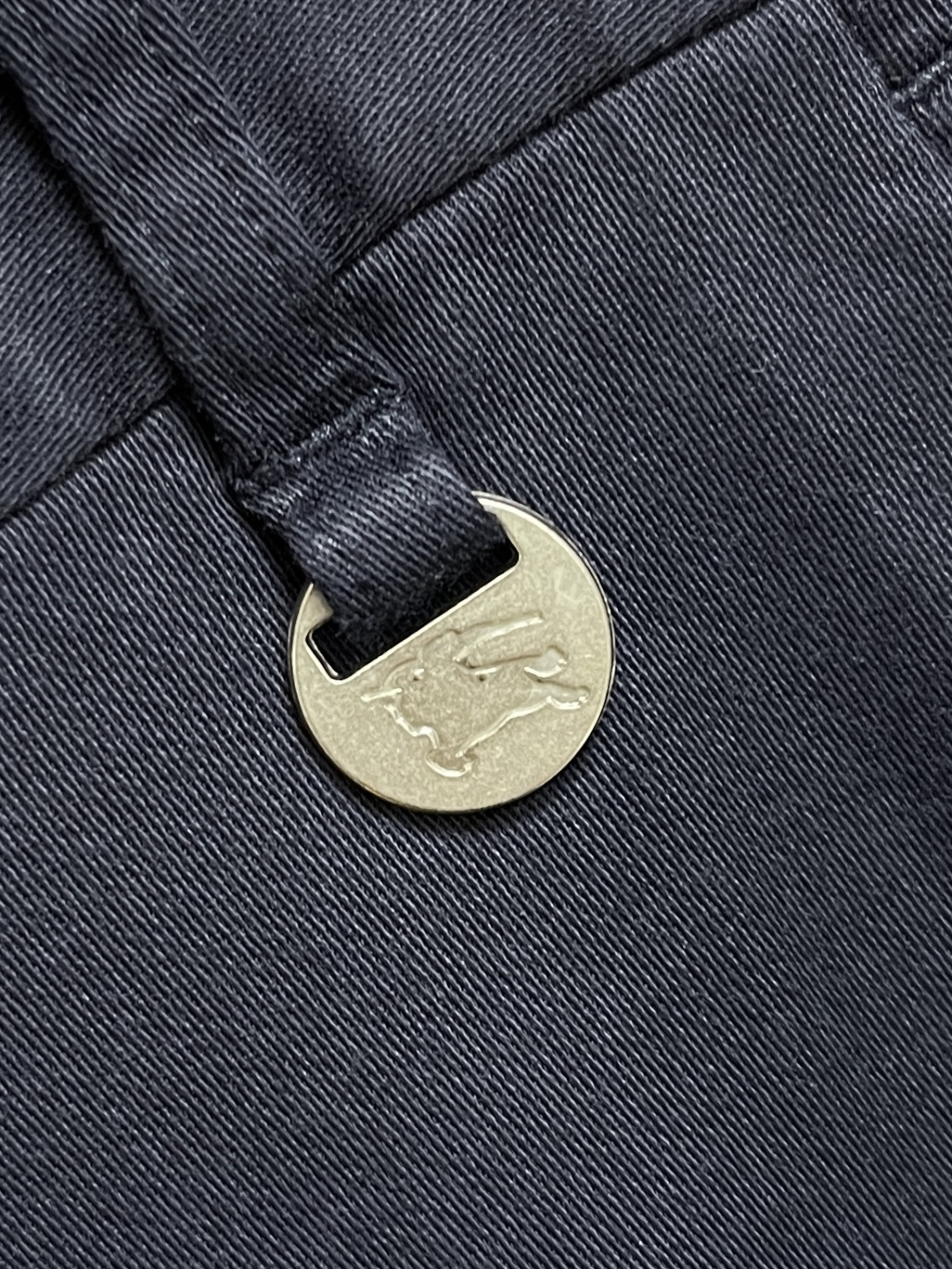 🛒🛒Burberry 2025SS春夏新款休闲裤，采用客供面料，战马标logo标志彰显品牌特征，针脚非常