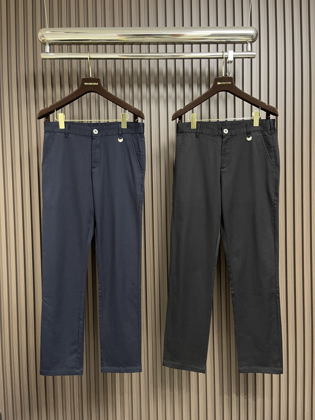 🛒🛒Burberry 2025SS春夏新款休闲裤，采用客供面料，战马标logo标志彰显品牌特征，针脚非常