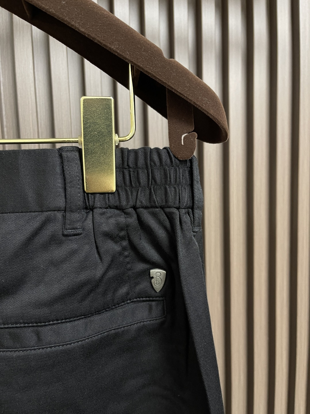 🛒🛒Burberry 2025SS春夏新款休闲裤，采用客供面料，战马标logo标志彰显品牌特征，针脚非常