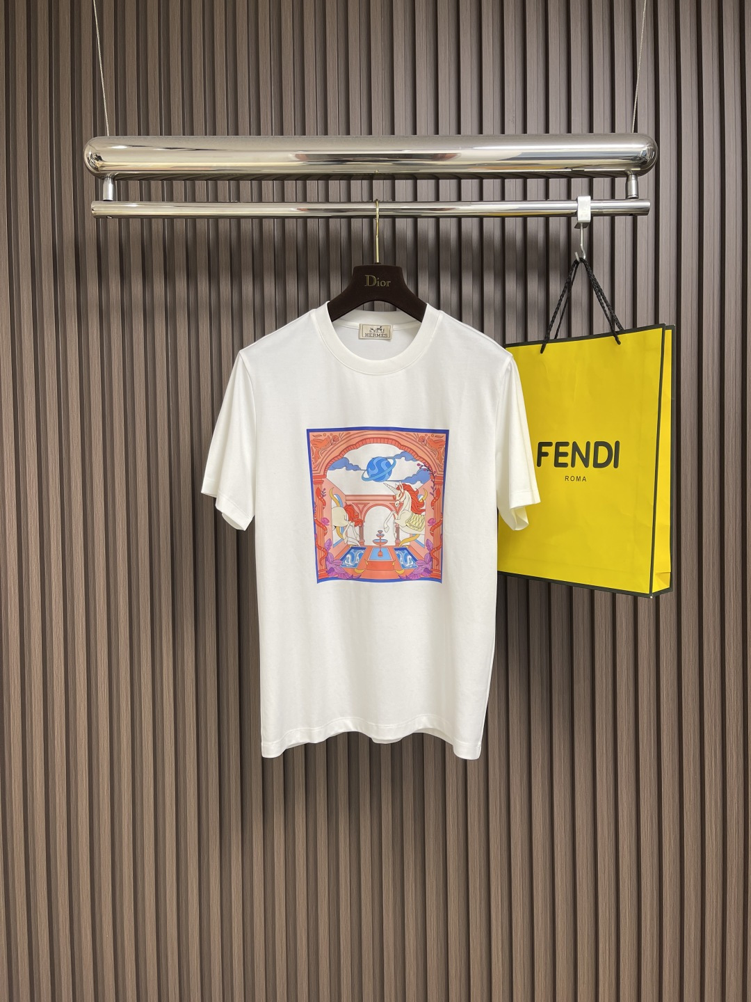 NO:495711,Hermes ss summer new men's short-sleeved horse laser printed T-shirt, this fabric is made of custom special bead mercerized fabric, sweat-absorbing, breathable, soft and comfortable overall, classic and durable, and the fitting style is suitable for Asian body shape. Size M-XXL,, hermes, hermes, T-shirt, tees, t-shirt, alexander wang19860909Hermes 爱马仕ss夏季新款男士短袖骏马激光印花t恤,这款面料采用定制特种曲珠丝光面料 吸汗透气柔软舒适整体,设计经典且耐看,合身版型适合亚洲身形.尺码M-XXL,,hermes,hermes,T-shirt,tees，t-shirt,alexander wang,Men's clothing