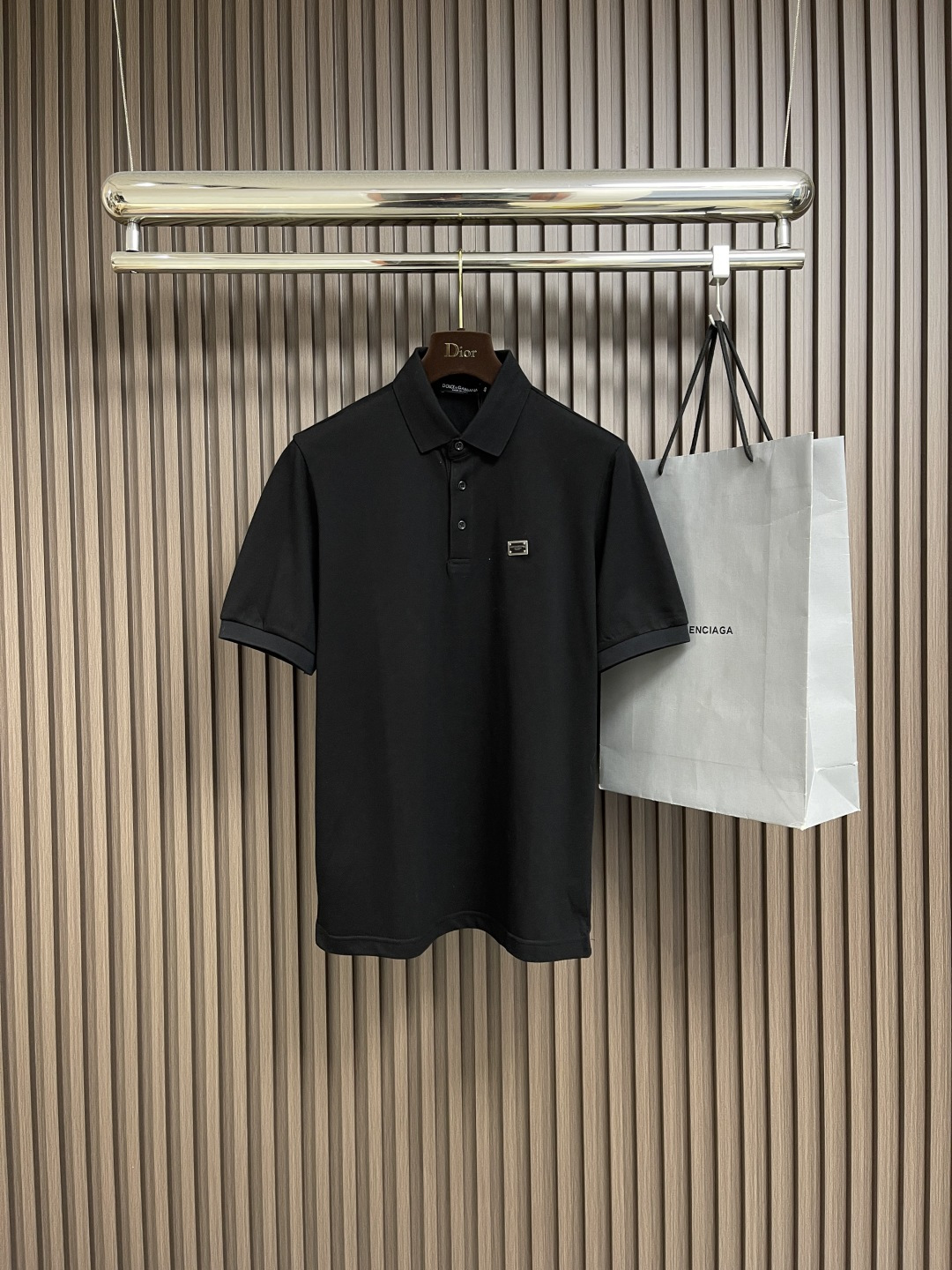 NO:475823,DOLCE & GABBANA DG 2025ss new lapel knitted POLO shirt top imported wool fabric DG embroidery logo perfect details pair, top body texture is super slim fit style. Size 44-46-48-50-52-54 M-4XL,,Dolce&Gabbana,alexander wang19860909DOLCE & GABBANA DG 2025ss新款翻领针织POLO衫 顶级进口毛织面料 DG刺绣logo 完美细节对版 上身质感超好 修身版型.尺码44-46-48-50-52-54 M-4XL,,Dolce&Gabbana,alexander wang,Men's clothing