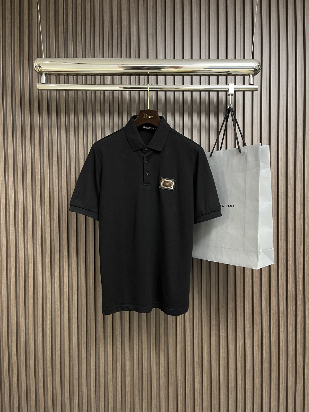 NO:475810,DOLCE & GABBANA DG 2025ss new lapel knitted POLO shirt top imported wool fabric DG embroidery logo perfect details pair, top body texture is super slim fit style. Size 44-46-48-50-52-54 M-4XL,,Dolce&Gabbana,alexander wang19860909DOLCE & GABBANA DG 2025ss新款翻领针织POLO衫 顶级进口毛织面料 DG刺绣logo 完美细节对版 上身质感超好 修身版型.尺码44-46-48-50-52-54 M-4XL,,Dolce&Gabbana,alexander wang,Men's clothing