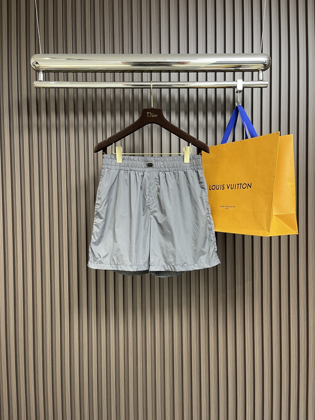 NO:475843,DolceGabbana DG 2025ssDG letter hardware beach pants, new quick-drying shorts, classic big hit logo, quarter-length, hardware accessories, all customized, essential for summer travel. Size 44-46-48-50-52-54 M-4XL,,Dolce&Gabbana,Dolce&Gabbana, shorts,alexander wang19860909DolceGabbana杜嘉班纳 DG 2025ssDG字母五金沙滩裤,新款速干短裤 经典大爆款logo 四分裤长 五金辅料全部定制 夏天出游必备.尺码44-46-48-50-52-54 M-4XL,,Dolce&Gabbana,Dolce&Gabbana,shorts,alexander wang,Men's clothing