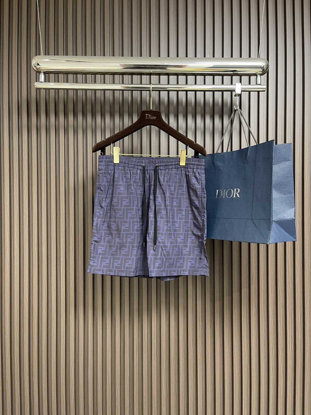 NO:487972,FENDI double ff presbyopia full print logo beach shorts, high-quality polyester quick-drying fabric, non-stick legs, special feel, super texture, comfortable, soft and breathable, casual and loose style, trendy men and women's style, shorts. Size S-XXL,,fendi, shorts, alexander wang19860909FENDI 双ff老花满印 logo标识沙滩短裤,高品质聚酯速干面料、不透不粘腿、特别手感、超级质感 舒适柔软透气 休闲宽松版型 潮流男女同款 短裤.尺码S-XXL,,fendi,shorts,alexander wang,Men's clothing