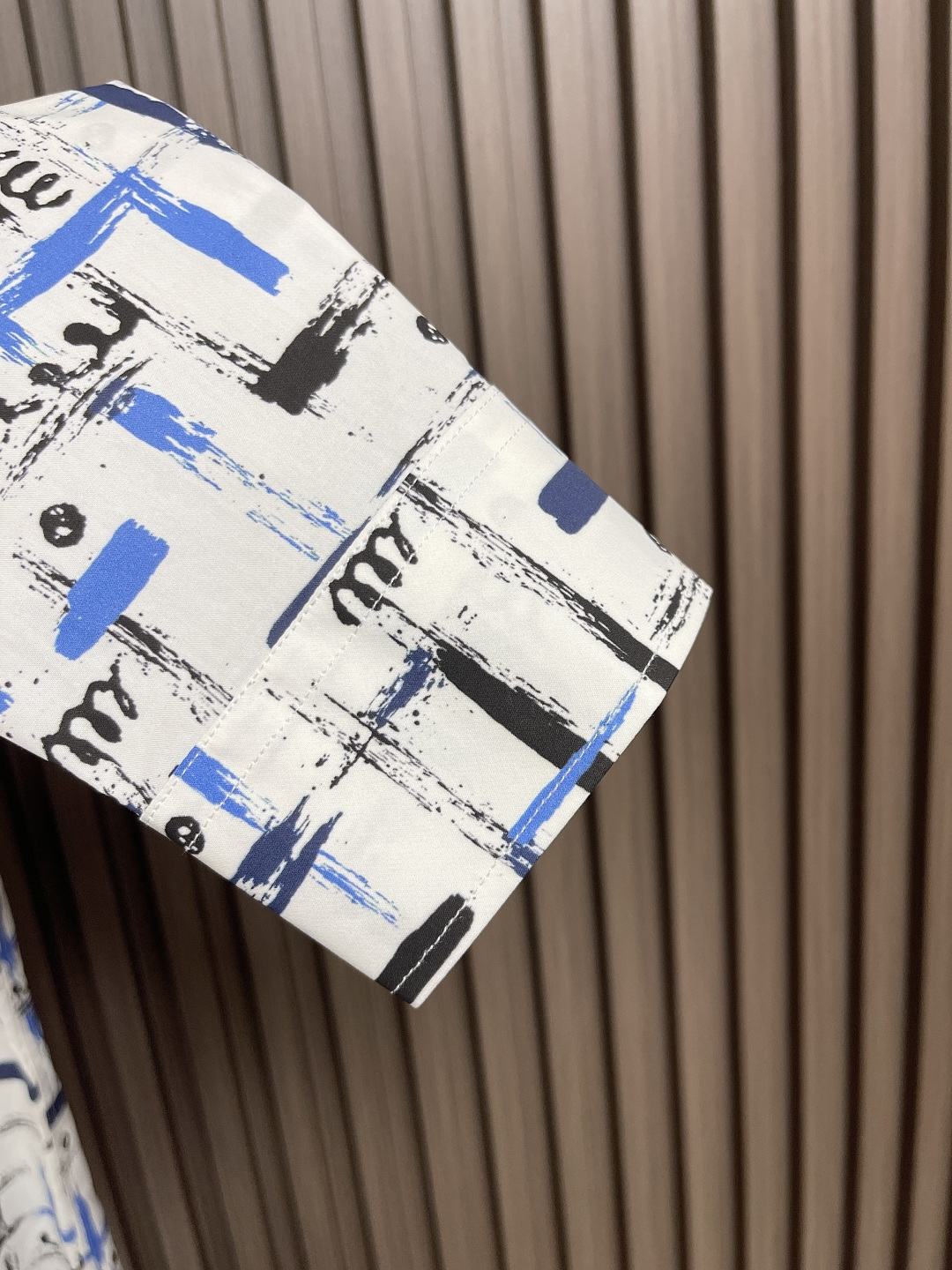 🛒🛒kiton 手工长袖衬衣，男女同款！传统那不勒斯手工工艺，臻选顶级海岛棉、呈现最高规格的穿着感受，完