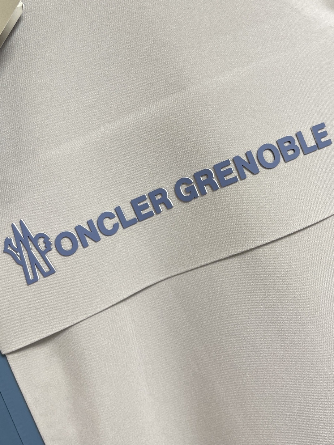🛒🛒moncler 硬壳冲锋衣羽绒外套,防风防水功能性全天候 面料堪称一绝高性能的材料使穿着者在得到专业