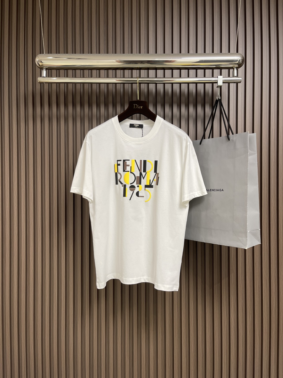 NO:504485,The whole set of Fendi logo logo printed round neck short-sleeved T-shirt shorts suits, this type is also a must-have set for lazy people. You don’t have to think about how to match it, just do it easily!  Custom-made fabrics are provided with smooth touch, but they are crisp and stylish, with a full texture on the upper body!  The overall style is simple and generous without losing style, with a strong sense of upper body, absolutely at the forefront of fashion, very comfortable to wear, no need to say much about the trouser style and cutting, the upper body is exquisite and vivid, and it is truly a palace-level, capable of all occasions whether it is sports or leisure. Size M-3XL, fendi, shorts, T-shirt, tees, t-shirt, alexander wang19860909整套 Fendi logo标识印花圆领短袖T恤短裤套装,这种类型的也是懒人必备的一套,不用想怎么搭配,直接一套轻松搞定！客供定制面料,触感顺滑,却又挺括有型,上身质感十足！ 整体简洁大方而不失格调,上身感极强,绝对走在时尚最前端,穿着非常舒适,裤型款式和裁剪亦无需多言,上身精致跃然,真正殿堂级的,无论是运动还是休闲时候都能胜任各种场合.尺码M-3XL,,fendi,shorts,T-shirt,tees，t-shirt,alexander wang,Men's clothing