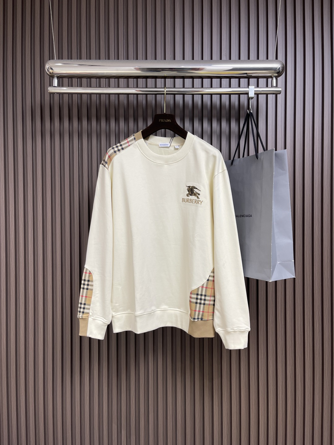 NO:498117,Burberry classic plaided cotton round-neck sweatshirt, spliced ​​contrasting design, unique high-end plaid, with brand recognition tone, using preferred double-strand cotton twill 450g pure cotton fabric, high-groove heavy fabric is the basic condition for ensuring a hard style, regardless of attendance, daily life, leisure, home, sports, versatile eye-closing item. Size S-XL S S S S S S S S S S Long 58cm Bust 114cm Long 70cm M S S Shoulder Width 59.5cm Bust 118cm Long 72cm L S S S S S S S S S S S S S S S 71cm Long 122cm Long 74cm XL S S S S S S S S S S S S S S S S S S S S S S S S S S S S S S S S S S S S S S S S S S S S S S S S S S S S S S S S S S S S S S S S S S S S S S S S S S S S S S S S S S S S S S S S S S S S S S S S S S S S S S S S S S S S S S S S S S S S S S S S S S S S S S S S S S S S S S S S S S S S S S S S S S S S S S S S S S S S S S S S S S S S S S S S S S S S S S S S S S S S S S S S S S S S S S S S S S S S S S S S S S S S S S S S S S S S S S S S S S S S S S S S S S S S S S S S S S S S S S S S S S S S S S S S S S S S S S S S S S S S S S S S S S S S S S S S S S S S S S S S S S S S S S S S S S S S S S S S S S S S S S S S S S S S S S S S S S S S S S S19860909Burberry 经典格纹拼接纯棉圆领卫衣,拼接撞色设计, 独有的高级格纹,极具品牌识别度的调性,采用优选双股棉纱斜纹450g纯棉面料,高克重面料是保证版型硬挺的基本条件,无论出勤,日常,休闲,居家,运动,百搭闭眼入单品.尺码S-XL S码肩宽58cm 胸围114cm衣长70cm M码肩宽59.5cm 胸围118cm衣长72cm L码肩宽61cm胸围122cm衣长74cm XL码肩宽62.5cm 胸围126cm衣长76cm,,burberry,hoodie,sweatshirts,alexander wang,Men's clothing
