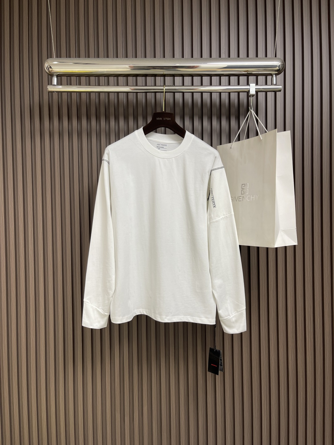 NO:522640,Arcteryx Adventure Bird Outdoor Mountaineering Long Sleeve T-shirt Original Customized Zipper, Imported Machine with 4-pin and 6-wire Method, neatly routed, full of functional feeling of the whole body, full of outer car line of the whole clothes ~ left arm with pocket design. Size XS-L, arc'teryx,tees, t-shirt,alexander wang19860909Arcteryx 始祖鸟户外登山长袖T恤 原版定制拉链,明线进口机器4针6线做法 走线整齐,全身机能感满满 全衣外车线～左手臂带口袋设计.尺码XS-L,arc'teryx,tees，t-shirt,alexander wang,Men's clothing