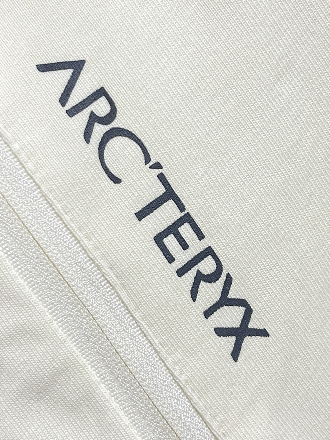 🛒🛒Arcteryx 始祖鸟户外登山长袖T恤 原版定制拉链，明线进口机器4针6线做法 走线整齐，全身机能