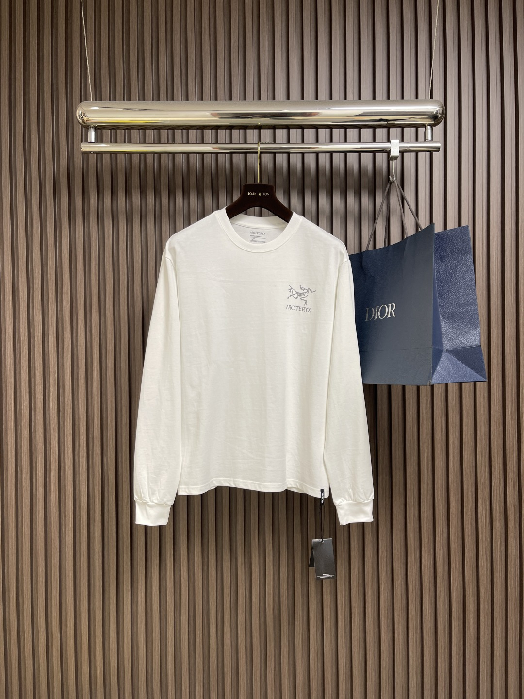 NO:521425,Ayc Teryx Archaeoptera bird logo logo round neck pullover long sleeve T-shirt, the fabric is made of original 280g double yarn pure cotton fabric, the whole dress is imported three times, no cracking and color size XS-L, arc'teryx,tees, t-shirt,alexander wang19860909Ayc Teryx 始祖鸟标识logo圆领套头长袖T恤,面料选用原版280克双纱纯棉面料,全衣三次进口印花,不开裂掉色尺码XS-L,arc'teryx,tees，t-shirt,alexander wang,Men's clothing