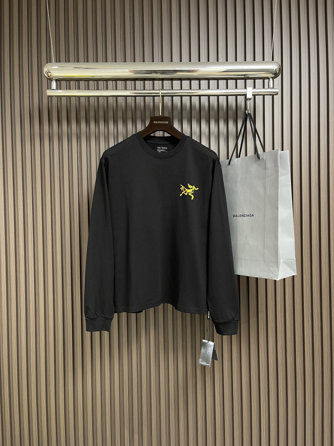 NO:507206,Ayc Teryx Archaeoptera bird logo logo round neck pullover long sleeve T-shirt, the fabric is made of original 280g double yarn pure cotton fabric, the whole dress is imported three times, no cracking and color size XS-L, arc'teryx,tees, t-shirt,alexander wang19860909Ayc Teryx 始祖鸟标识logo圆领套头长袖T恤,面料选用原版280克双纱纯棉面料,全衣三次进口印花,不开裂掉色尺码XS-L,arc'teryx,tees，t-shirt,alexander wang,Men's clothing