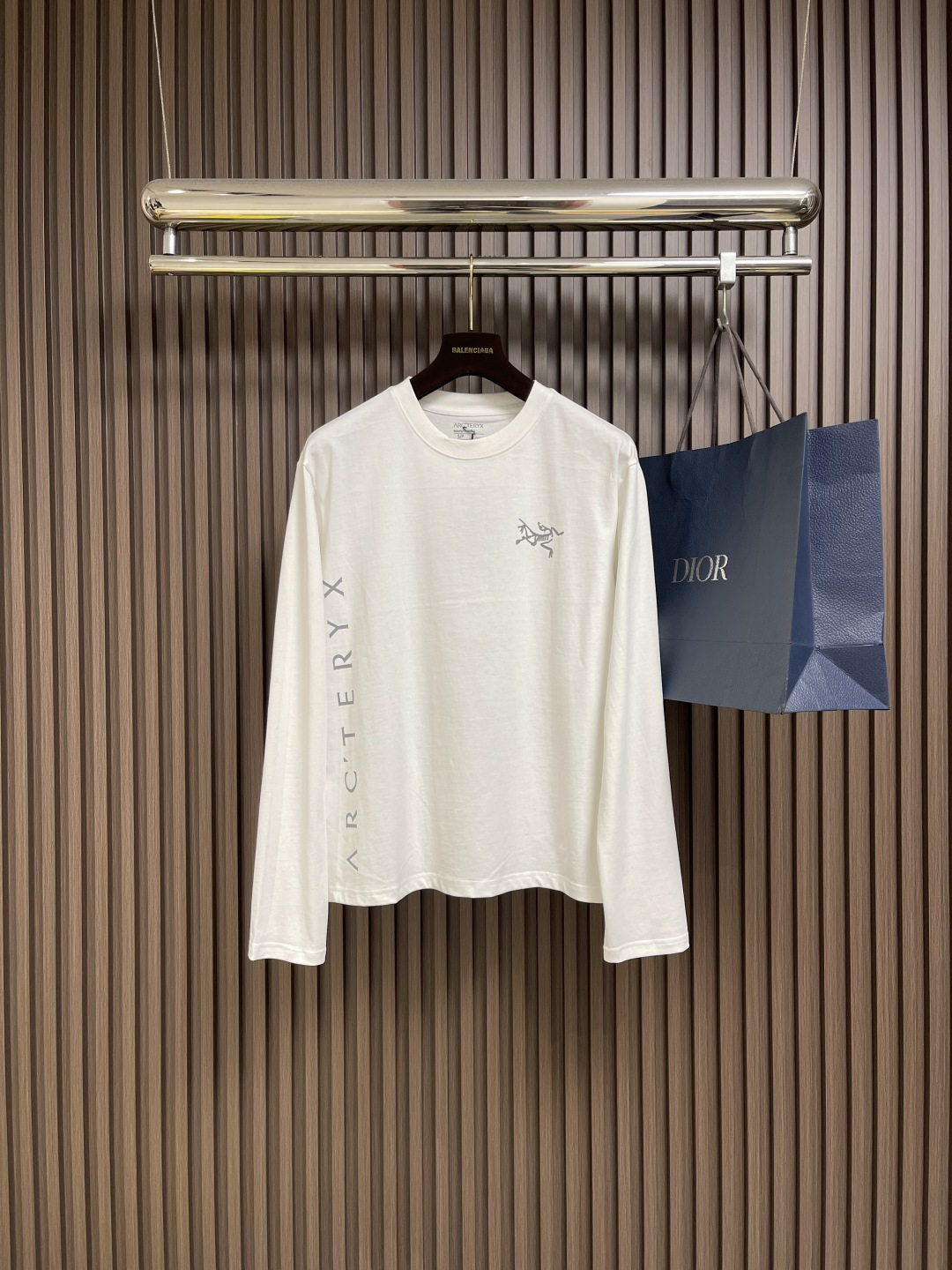 NO:522672,Ayc Teryx Archaeoptera bird logo logo round neck pullover long sleeve T-shirt, the fabric is made of original 280g double yarn pure cotton fabric, the whole dress is imported three times, no cracking and color size XS-L, arc'teryx,tees, t-shirt,alexander wang19860909Ayc Teryx 始祖鸟标识logo圆领套头长袖T恤,面料选用原版280克双纱纯棉面料,全衣三次进口印花,不开裂掉色尺码XS-L,arc'teryx,tees，t-shirt,alexander wang,Men's clothing